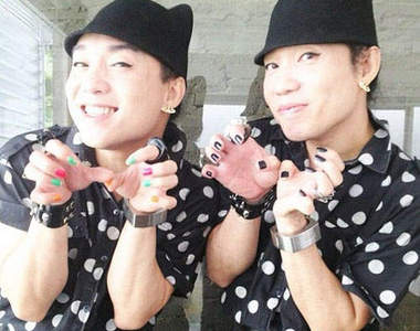 泰國《雙胞胎Abba 兄弟花》~什麼都要一模一樣