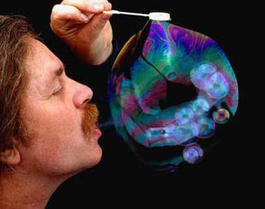 日本研發「超夢幻」《3D肥皂泡螢幕》 確定不會一搓就破嗎WWW