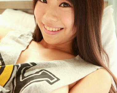 鈴木富美奈 大迫力96公分級巨乳寫真女星