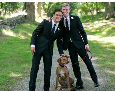 臉書創辦人與男友完婚 Mark也悄悄送上禮物？