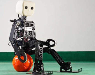 「NimbRo-OP」兩足機器人 進化最終就會變成疾風戰士了嗎？