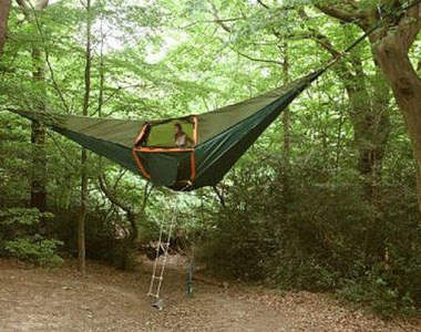 《懸空帳篷》住進掛在半空中的帳篷裡不怕嗎？　