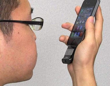 哀鳳酒精濃度檢測器 酒後上路本來就是不對~所以自己吹著玩就好嚕