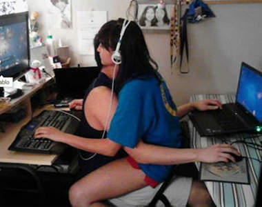 今晚，想跟女朋友一起打電動？>///<