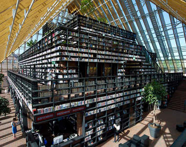 《書山》荷蘭設計感滿點的閱讀圖書館聖地～