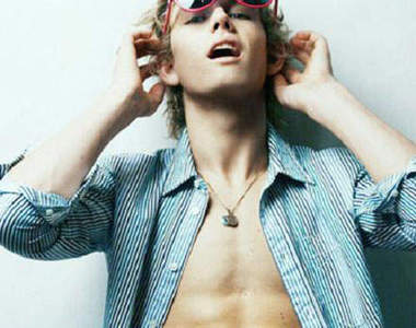 【英倫情人】可愛壞男孩 Alex Pettyfer ♥