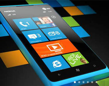 挑戰神器3310? Nokia 《Lumia 900》祭出最硬鐵頭功!