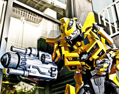 大黃蜂套裝帥一下 變裝舞會上不會退流行的打扮