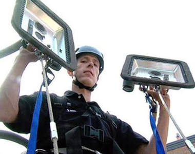 吸盤爬牆機 不用被蜘蛛咬也能變蜘蛛人