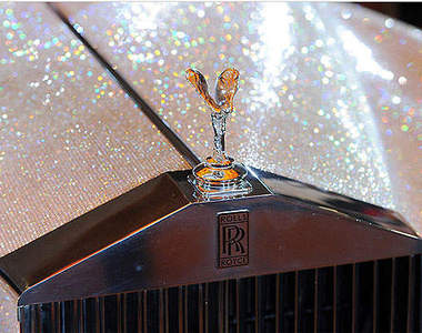 女神賣身做公益？百萬顆水晶上身的勞斯萊斯骨董車！(閃)