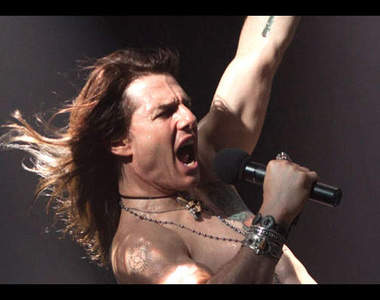 音樂劇電影《搖滾年代》阿湯哥引吭高歌