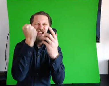 看一位蘇格蘭人如何使用Siri~