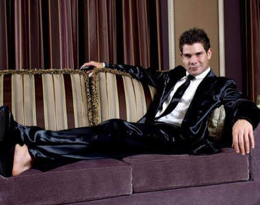 《西裝睡衣》以後就上班穿睡衣 睡覺穿西裝吧!