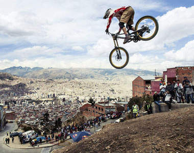 紅牛越野單車下坡賽 一種極限向下的刺激挑戰