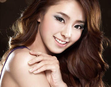 陽光女孩SISTAR寶拉,代言化妝品的仿妝潮~