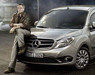 馬蓋先重出江湖?這回要開著賓士新車冒險犯難!