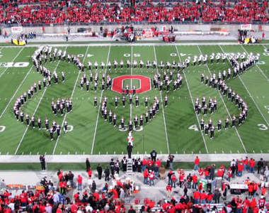 地表上最強步操管樂隊的震撼表演 電玩迷不能錯過