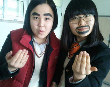 韓國無理頭女高生~扮醜搞怪100%