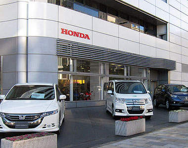 《車迷東京必遊》到HONDA青山迎賓展廳拜訪ASIMO吧!