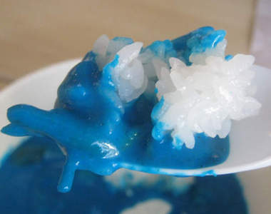 讓人《食慾大減的藍色咖哩飯》再來杯超難喝汁一起吧ww