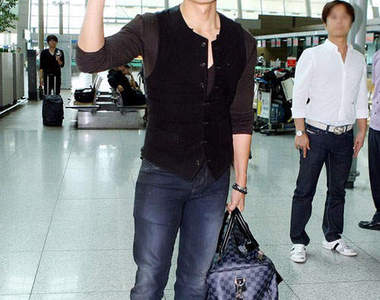 搜尋韓星衣服包包鞋子的超實用部落格~^♥^