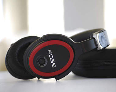 全球首款支援WiFi的無線耳機《Koss Striva PRO》 正式亮相!