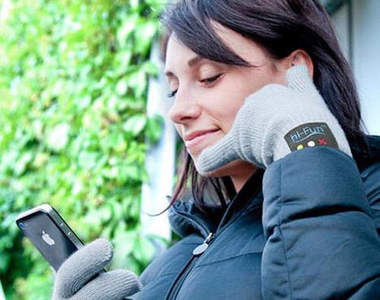 《超酷藍牙手套》 讓你天氣再冷接聽電話也免驚啦~(手勢)