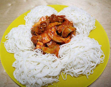 韓國酸酸甜甜《辣麵線》~想要吃到並不難呦