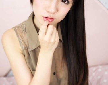 若原麻希　來自大阪的巨乳寫真女星