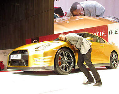 當《Nissan GT-R》遇上了全世界最會跑的男人......