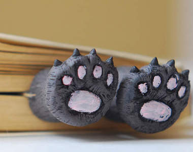 《熊肉球書籤》邊看書邊看肉球呀～♥