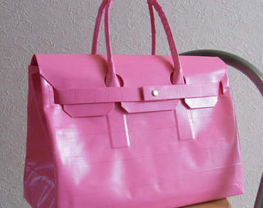 《膠帶包包》連柏金包都可以用膠帶貼出來！？