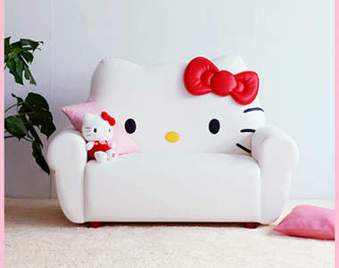 《 Hello Kitty沙發》真的是超かわいい～～～♥