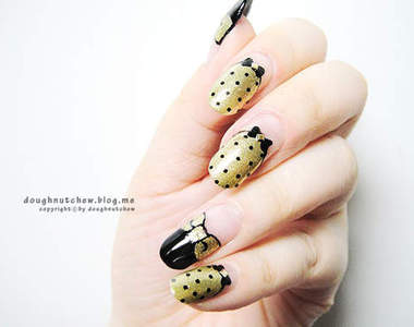 小公主的堅持 指甲彩繪也要有可愛的蝴蝶結才行～