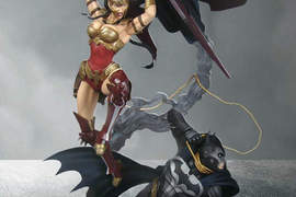 《Injustice: Gods Among Us》神力女超人槓上蝙蝠俠 雕像限定版太帥了