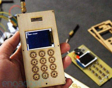 超簡易《木板手機》 你也可以動手自己DIY歐！