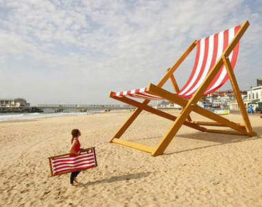 《世界最大躺椅》真的是有夠大的啦～～