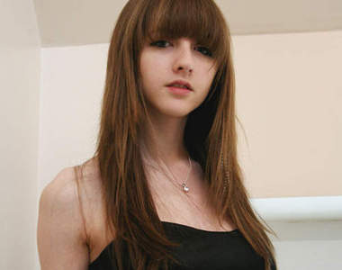 英國超萌美少女 貝琪 多了一歲萌點不變