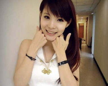 孟子73代子孫 孟慶而 聽妳唱歌讓我想起了以前的國文老師…