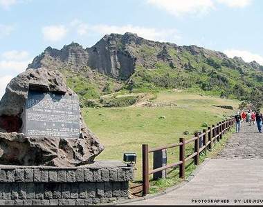 濟州島《日出峰》鬼影重重，小心有人在你後面~~