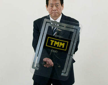 電擊防護盾 進可攻退可守的防禦利器