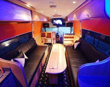 蝦密？這不是旅館？韓國加長版露營車好豪華捏