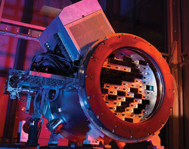 暗能量照相機 一拍可以拍到八十億光年這麼遠唷(遠目)