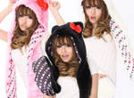 《Hello Kitty 凱蒂貓連帽圍巾》讓這個冬天可愛定了啦~♥ 《Hello Kitty 凱蒂貓連帽圍巾》讓這個冬天可愛定了啦~♥