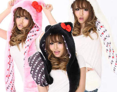 《Hello Kitty 凱蒂貓連帽圍巾》讓這個冬天可愛定了啦~♥