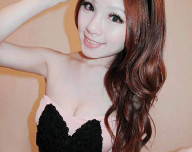 模特兒 小月(LUNA) 有張像主播的明星臉