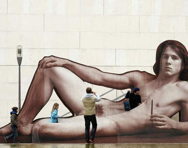 《裸體男子》真‧裸體藝術展出中～