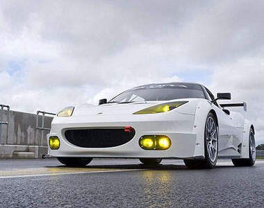 連花Evora GX賽車預備起跑～再來個賽車女郎就完美了！(誤)