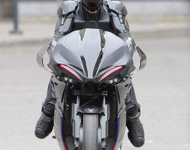 2013版新機器戰警片場花絮 戰警重機帥氣登場