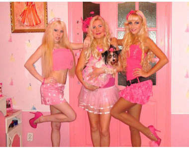 俄羅斯《芭比女》簡直就是粉紅色中毒的程度